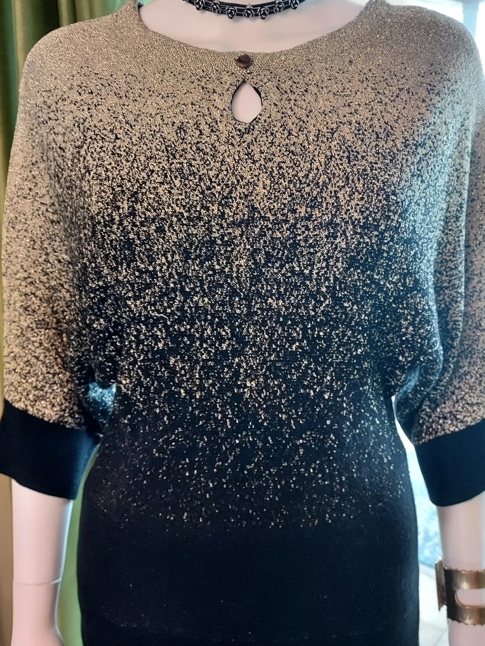 Metallic Ombre Keyhole Women’s Swtr- Black & Gold w Batwing 3/4 Arm Style. Sz S